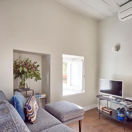 Lisbon Best Choice Apartments Alfama-3